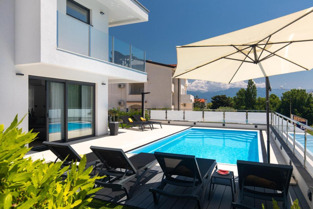 Villa Supernus With Heated Pool 바슈카 외부 사진
